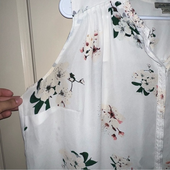 Lucky Brand Women's Sleeveless Floral Button Down Blouse Size 1X - Picture 4 of 9